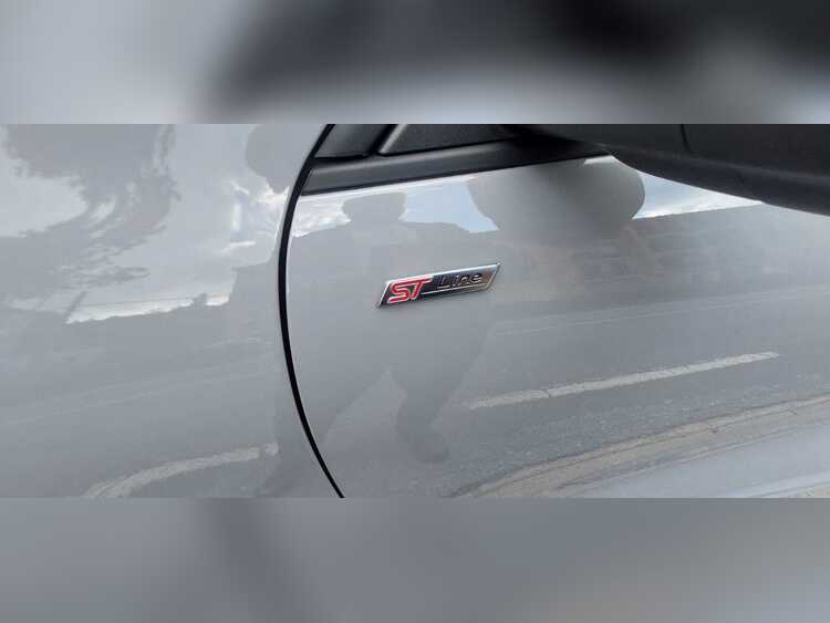 Ford Kuga 2.5 hybr foto 4